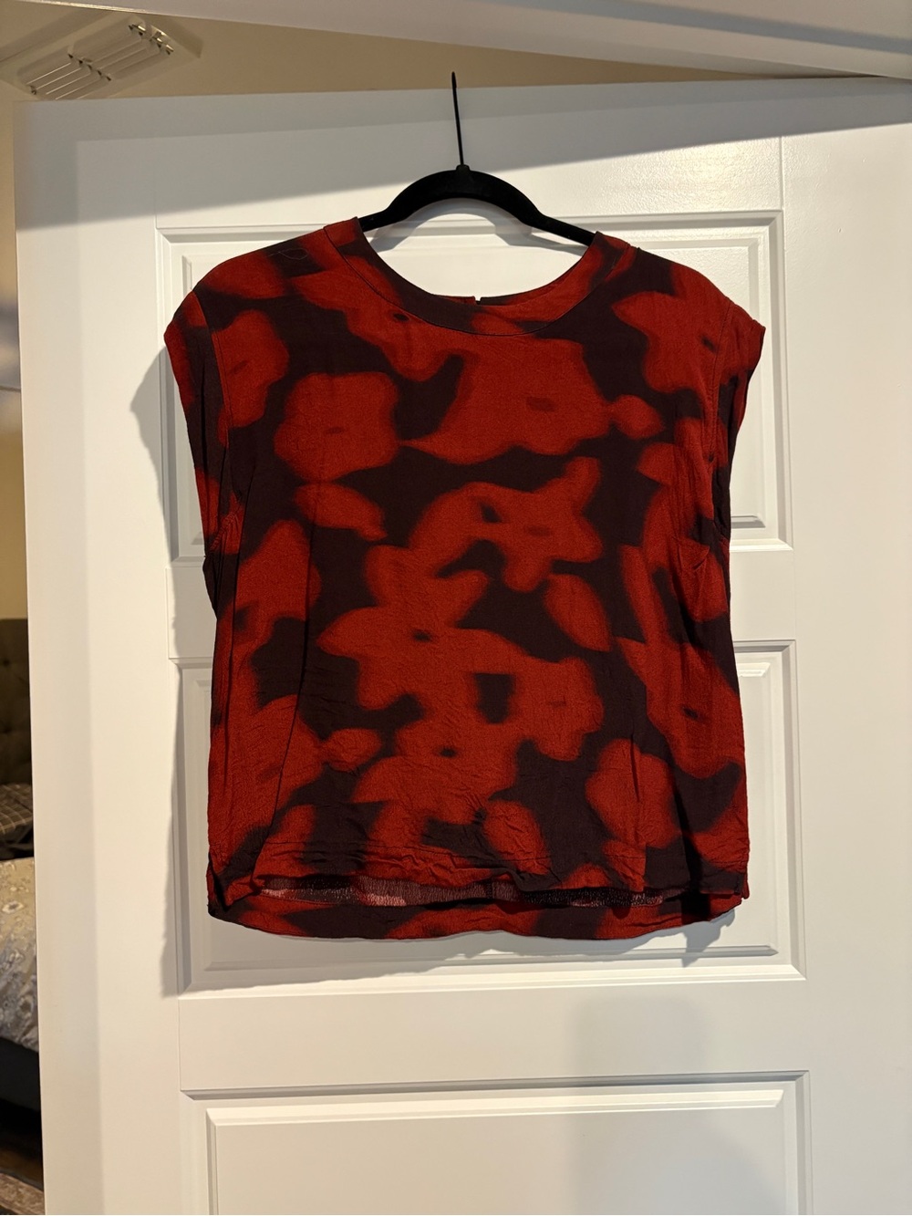 Evereve Red and Black Abstract Print Sleeveless Tank